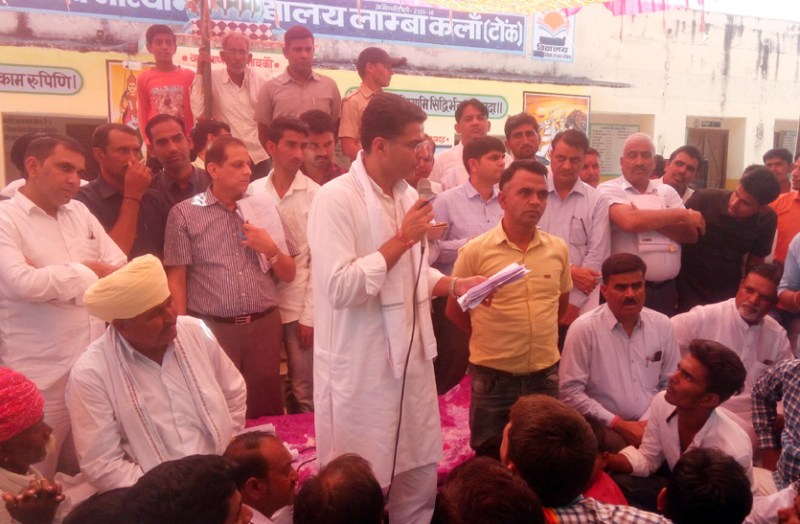 डिप्टी सीएम सचिन पायलट ने आधा दर्जन पंचायतों में लोगों की सुनी समस्याएं, जल्द समाधान के लिए अधिकारियों को दिए निर्देश