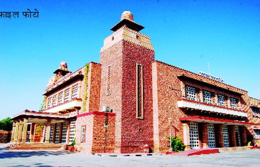 स्टीयरिंग कमेटी करेगी टाउन हॉल के पुनरुद्धार की डीपीआर का परीक्षण