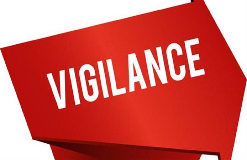 Vigilance team caught clerk in DRM office taking bribe