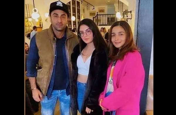 लंदन में रोमांटिक हॅालिडे मना रहे हैं रणबीर- आलिया, फैंस के साथ खिंचवाई तस्वीरे