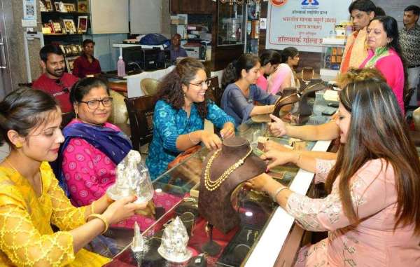 धनत्रयोदशी पर 300 करोड़ का कारोबार