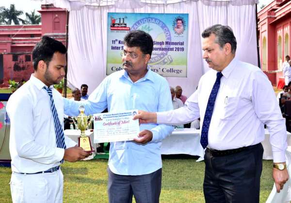 लखनऊ के बच्चों इंटर स्कूल क्रिकेट टूर्नामेंट में दिखाया दम देखें तस्वीरें