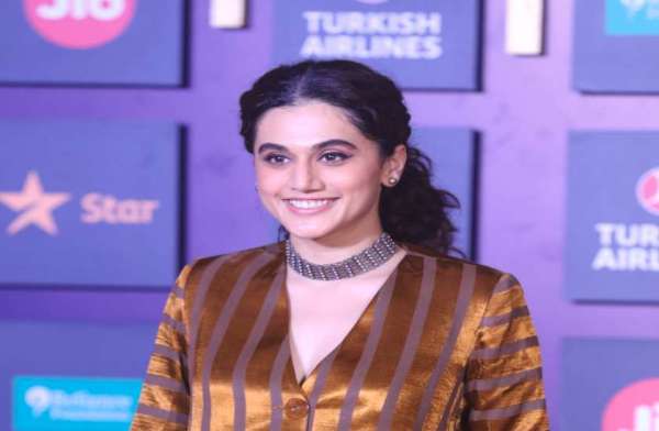 MAMI 2019: फिल्म फेस्टिवल में दीपिका से लेकर तापसी तक का दिखा ग्लैमरस अवतार, देखें खास तस्वीरें