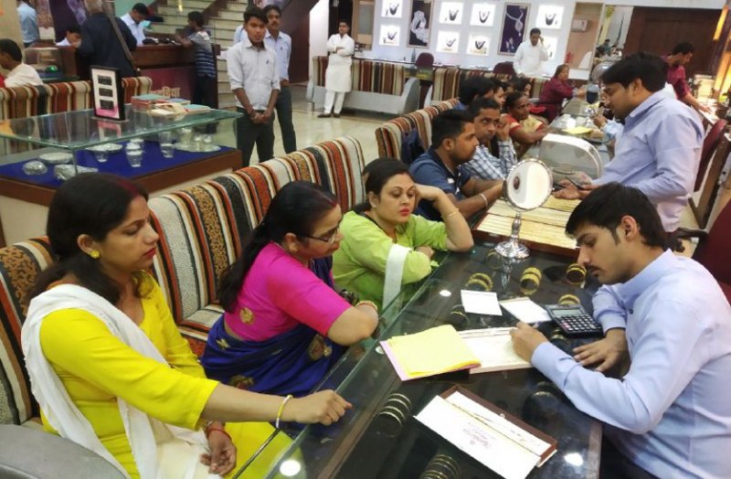 More purchases made in market on Dhanteras