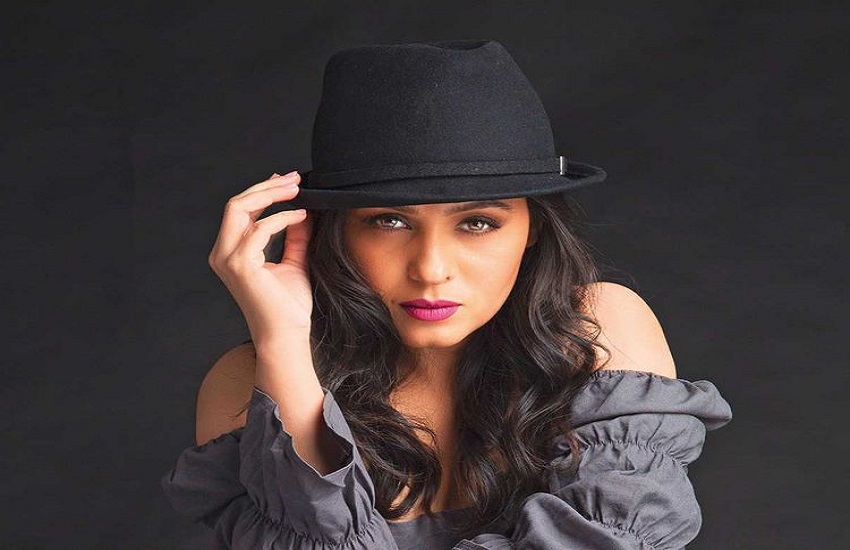 Millions embezzlement in name of show Bollywood singer Sunidhi Chauhan