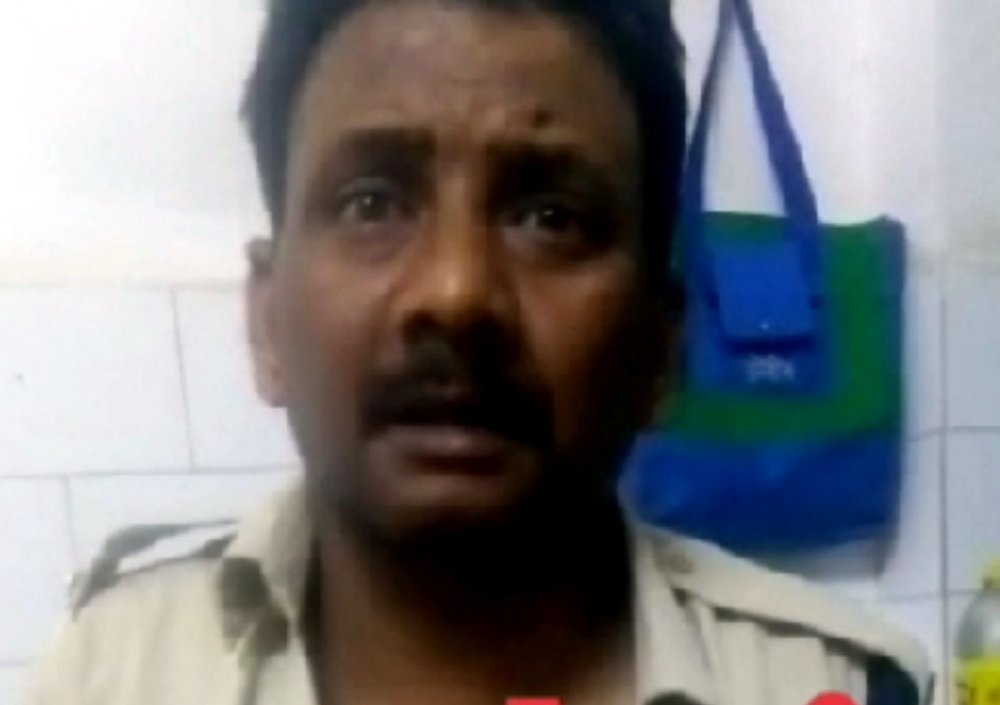 Police constable assault inside the maihar police station Video viral