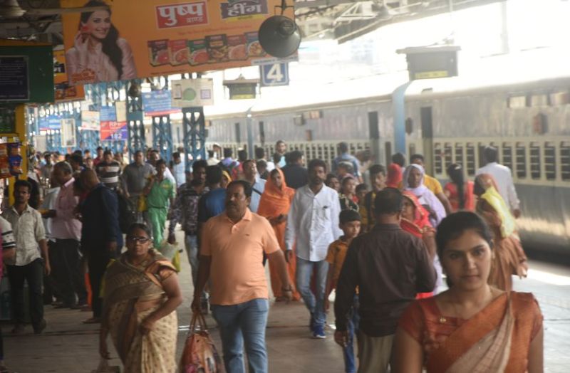 Returning crowd in train, CCTV cameras closed