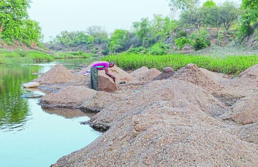 Illegal sand mining in hiran river