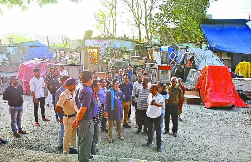 स्मार्ट सिटी की सडक़ की बुरी हालत देख भडक़ीं सीईओ, कर्ताधर्ताओं को लगाई जमकर फटकार