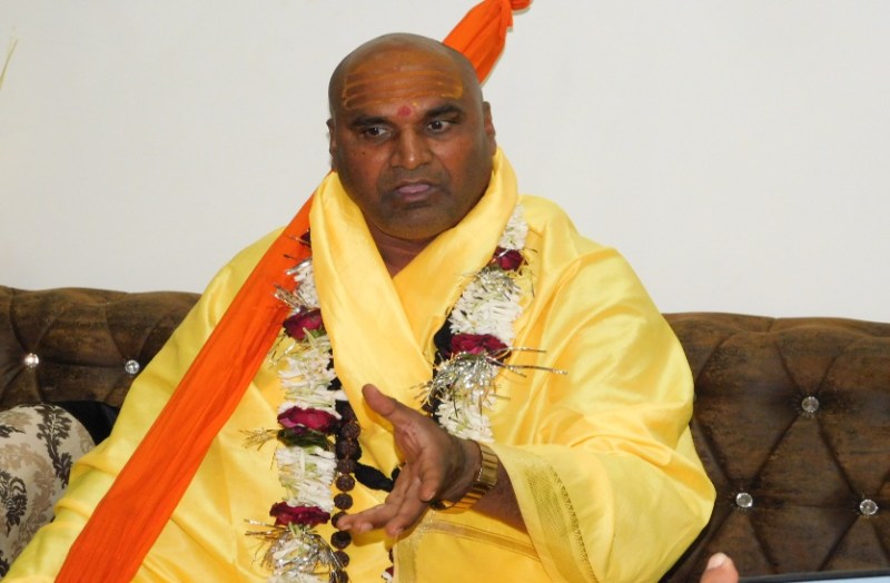 Shankaracharya Swami Atmanand Saraswati, who reached the press conference, said that all the people were shocked ...