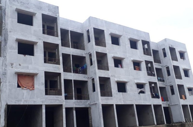 Arbitrary with beneficiaries in Nagar Nigam katni PM Awas yojna