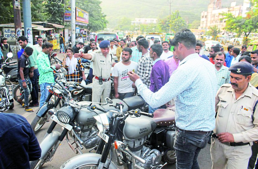 police gwalior take action on modified bike owner