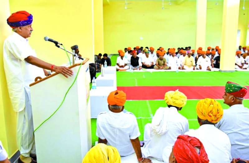 Take part in service of immigrant motherland