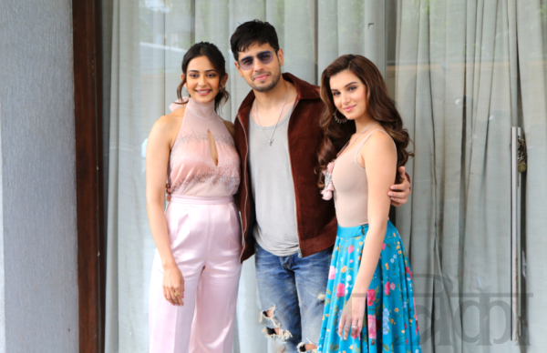 'मरजावां' के प्रमोशन में सिद्धार्थ, रकुल प्रीत और तारा सुतारिया ने दिए मनमोहक पोज