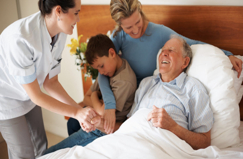 जानिए क्या है पैलिएटिव केयर, मरीज के लिए कितनी है फायदेमंद