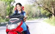 ऑनलाइन 'सड़क पर योजना की 'स्कूटी फिसली