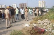 कपड़े में लिपटे श्वान के शव ने कराई पुलिस 'परैड'