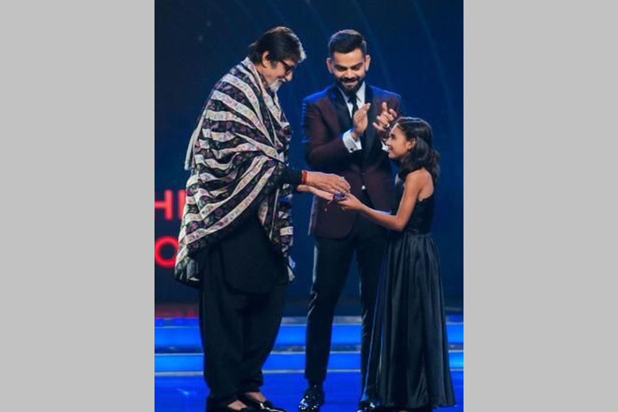 amitabh bachchan and virat kohli felicitated pooja bishnoi of jodhpur
