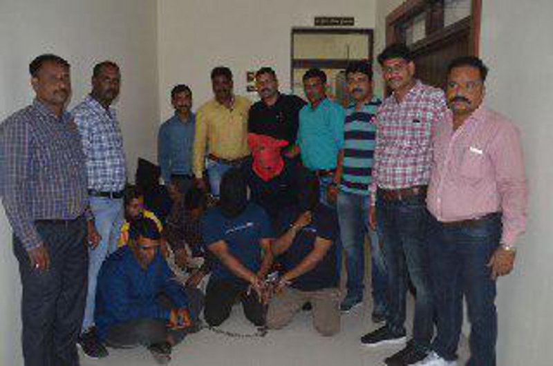 Satna's bullion merchants looted Rs 55 lakh, donated 7.5 lakh