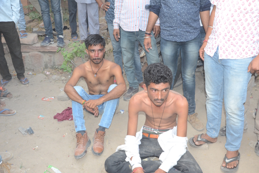 motorcycle thieves beaten by mob in jodhpur