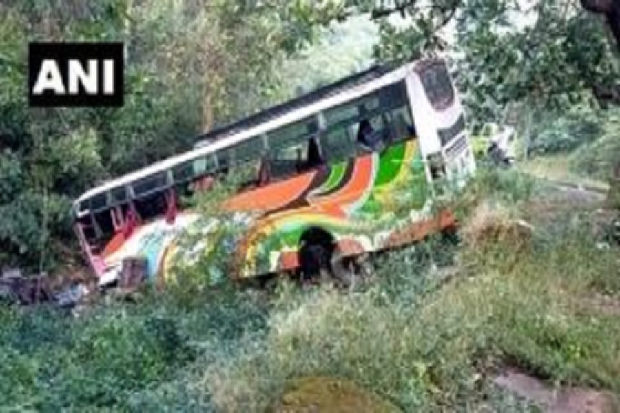 maha accident : मुम्बई -पुणे पुराने महामार्ग पर लग्जरी बस दुर्घटना 6 मरे , 30 घायल