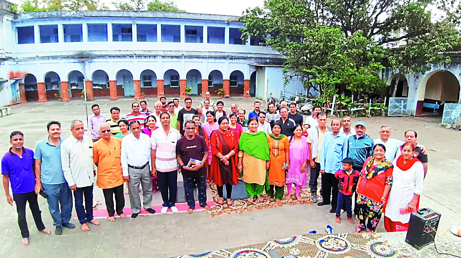 दीपावली मिलन समारोह: प्लास्टिक उपयोग नहीं करने की ली शपथ