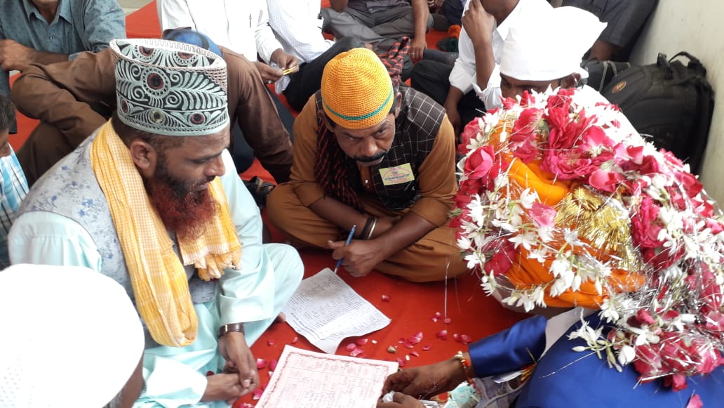 अब्बासी समाज के 30 जोड़ों का निकाह
