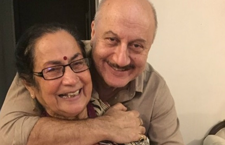 anupam_kher_on_article_370_my_mother_wants_to_make_her_house_kashmir.jpg