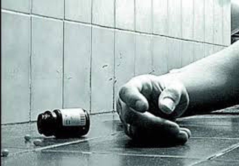 Breaking News: पुलिस चौकी में किशोर ने खाया जहर! देखकर आफिसरों के उड़े होश, आनन-फानन में ले गए बनारस