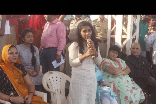 रूमा देवी पुष्कर मेले में फैशन शो के लिए पहुंची।