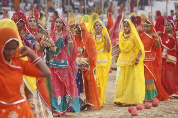 हमारी रंगबिरंगी संस्कृति से समूची दुनिया प्रभावित है। 