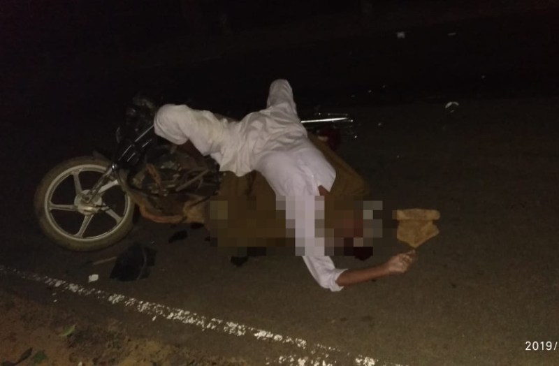 ट्रक की टक्कर से बाइक सवार दादा-पोते की मौत, एक साथ निकली अर्थी तो रो पड़ा पूरा गांव