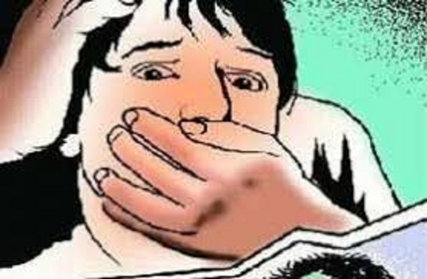 Tamilnadu: abuse of students: Tuition teacher, lover held
