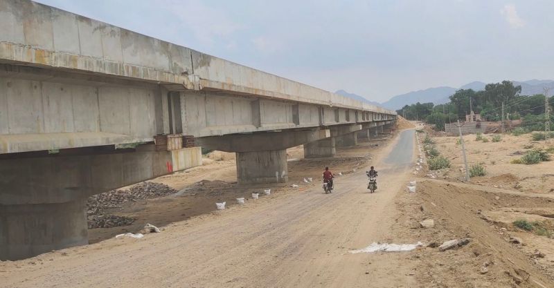 जालोर के बिशनगढ़ मार्ग स्थित जवाई नदी के बहाव क्षेत्र के अंतर्गत नेशनल हाइवे प्रोजेक्ट के तहत पुल का निर्माण कार्य अंतिम चरण में, नवंबर के अंत में या दिसंबर में ट्रेफिक के लिए खोल दिए जाएंगे पुल