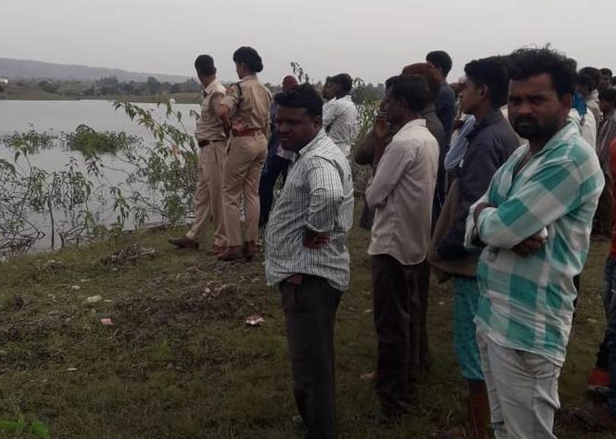 नशे में तालाब में लगाई छलांग, बाहर नहीं आया युवक