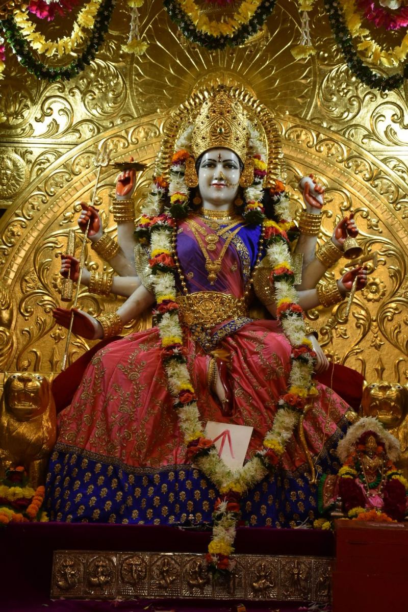 चरण दर्शन के लिए उमड़े