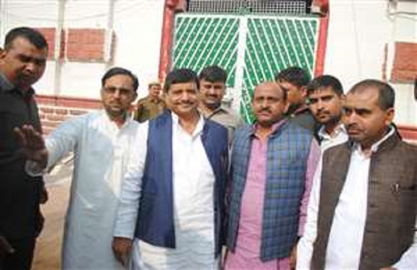 Shivpal Yadav reaches Naini jail, politics on meeting