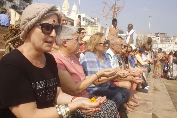 पुष्कर में गुरुवार को श्रद्धालुओं का सैलाब उमड़ रहा है।