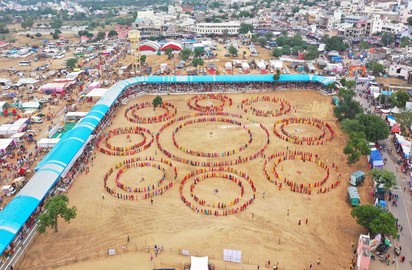 Pushkar mela 2019: पुष्कर के घूमर डांस ने तोड़ा जोधपुर का रिकॉर्ड
