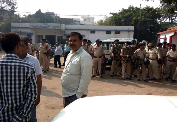 राम मंदिर का फैसला आने के बाद सतना शहर में सड़क पर उतरे कलेक्टर-एसपी, देखें तस्वीरों में