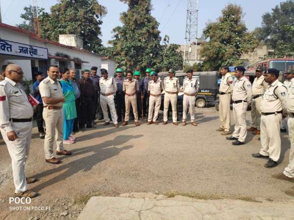राम मंदिर का फैसला आने के बाद सतना शहर में सड़क पर उतरे कलेक्टर-एसपी, देखें तस्वीरों में