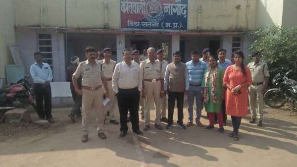 राम मंदिर का फैसला आने के बाद सतना शहर में सड़क पर उतरे कलेक्टर-एसपी, देखें तस्वीरों में