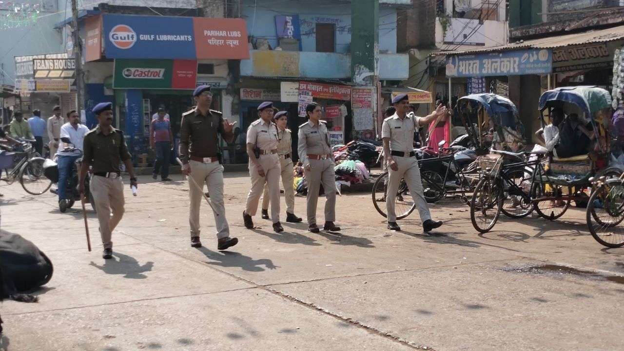 अयोध्या मसले का फैसला आने के बाद सीधी शहर में अलर्ट, तस्वीरों में देखें जगह-जगह
पुलिस का पहरा