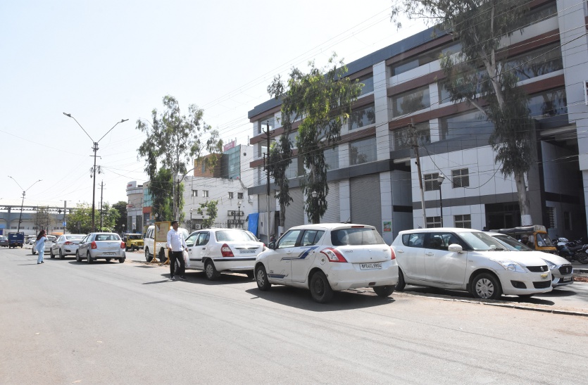 ये कैसी स्मार्ट पार्किंग, पर्ची पर से रजिस्ट्रेशन नंबर गायब