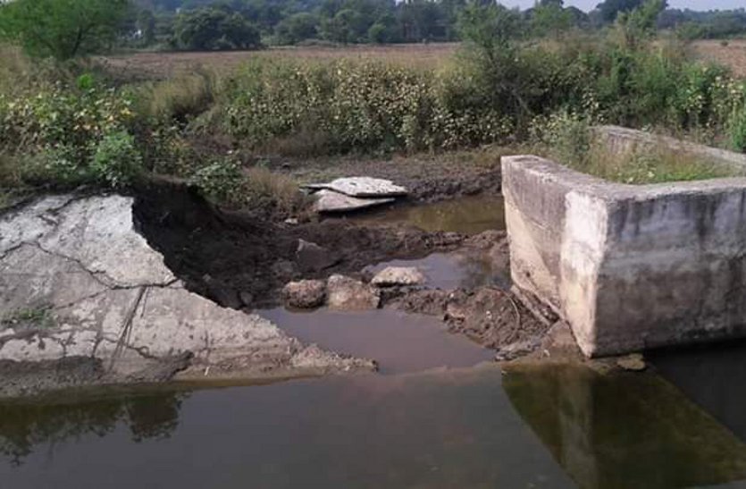 Poor construction, broken canals in many places