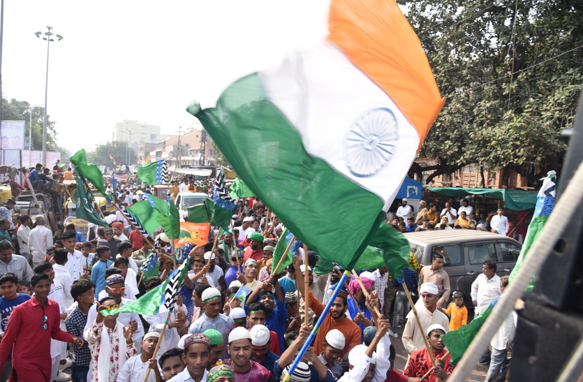 Shades of patriotism flourished in Eid Miladunnabi procession