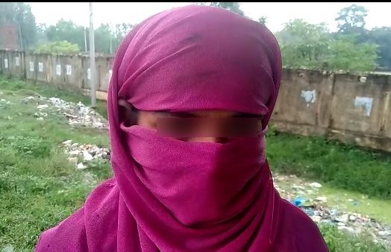 दुष्कर्म के बाद युवती के दुपट्टे से फंदा बनाकर पेड़ से लटकाया, फिर युवती ऐसे मशक्कत कर बचाई अपनी जान