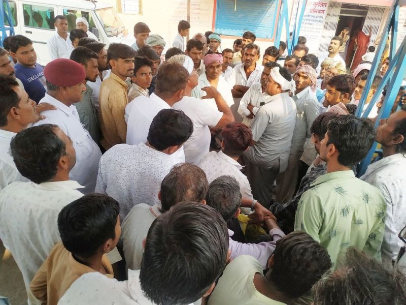 जहरीली गैस : चार साल से बंद कुएं में सफाई को उतरे तीन की मौत, एक की हालत गंभीर