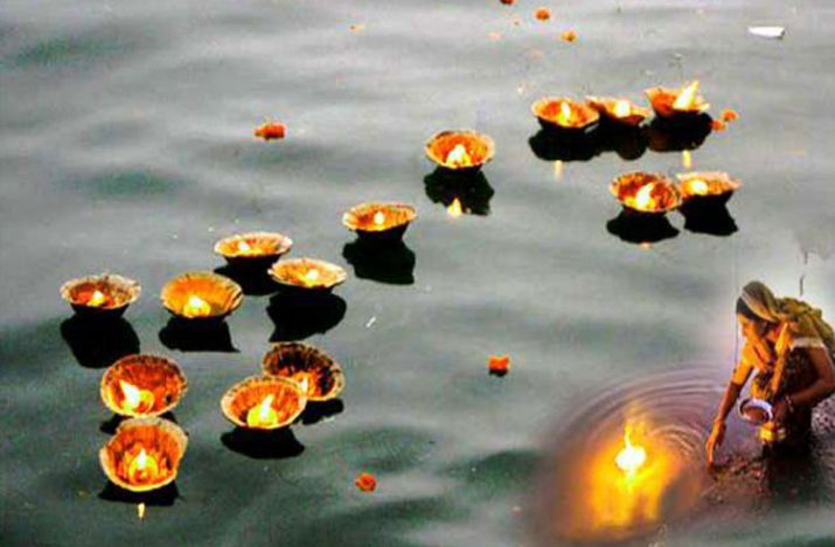 कार्तिक पूर्णिमा पर पवित्र नदियों में स्नान से मिलता है पुण्य, पढ़ें पूजा विधि, शुभ मुहूर्त