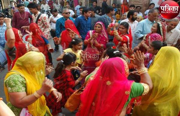 तुलसी विवाह में उमड़े श्रद्धालु